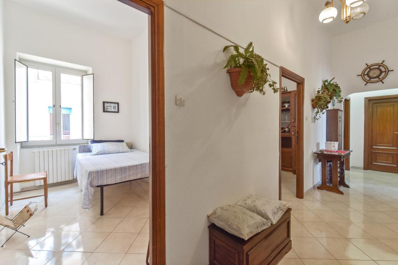 Seaside Haven: Porto Santo Stefano Apartment with Beach Access Exterior photo