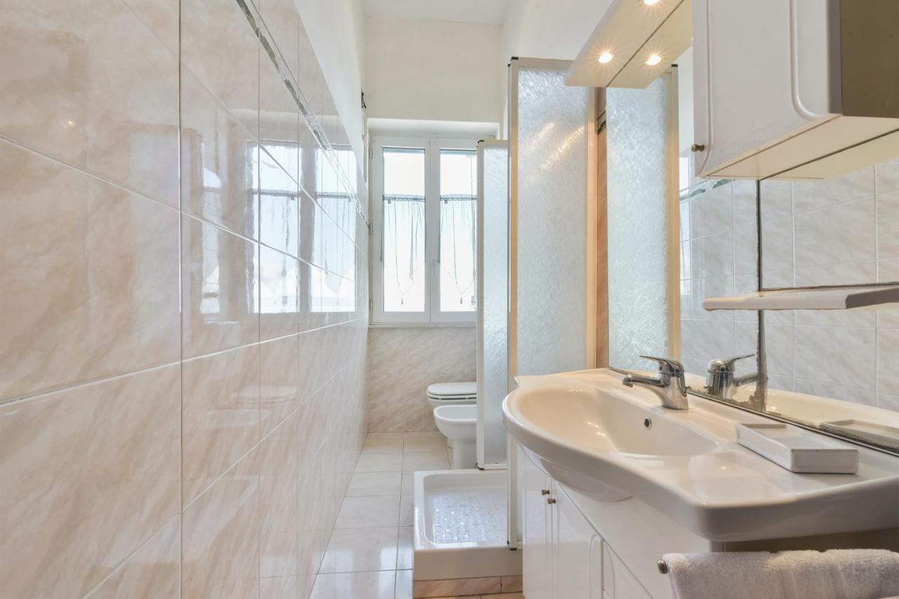 Seaside Haven: Porto Santo Stefano Apartment with Beach Access Exterior photo