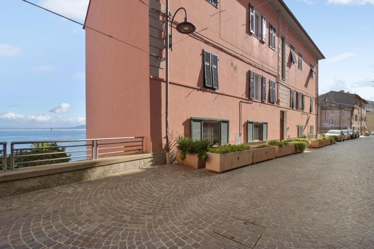 Seaside Haven: Porto Santo Stefano Apartment with Beach Access Exterior photo